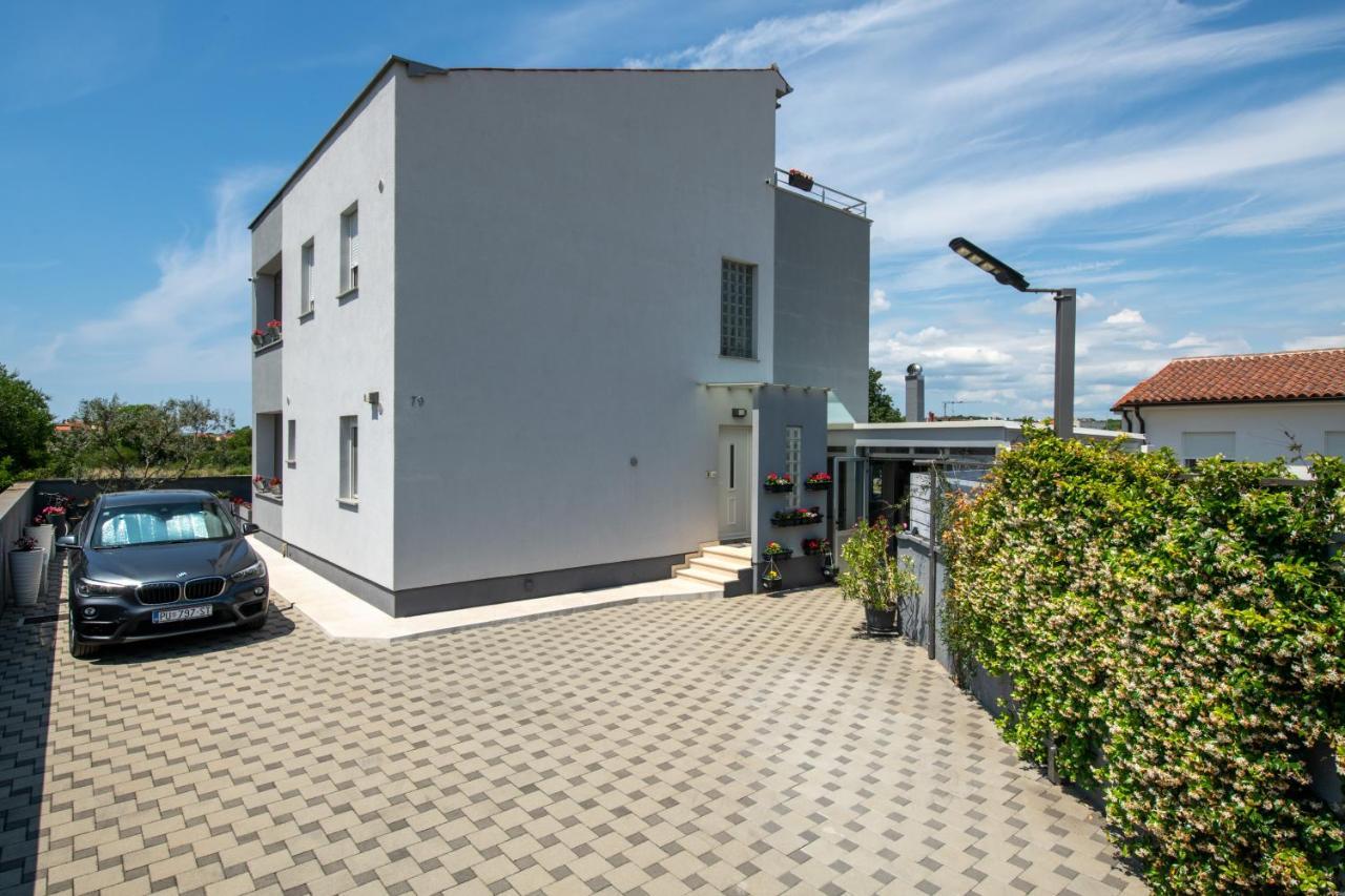 Apartments Greta & Ivona PUY Eksteriør bilde